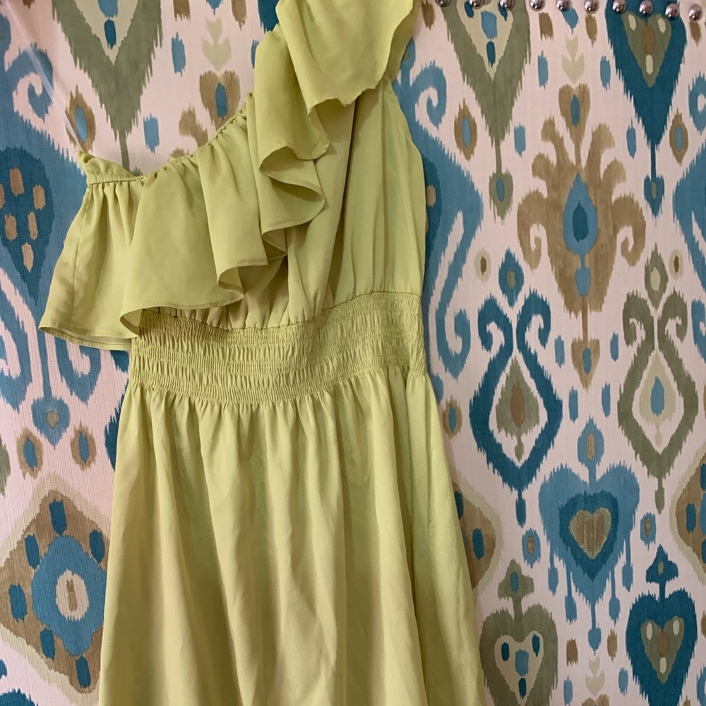 Stunning green one shoulder dress